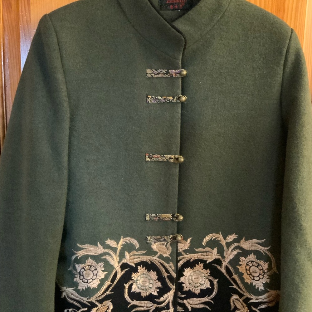 Elegant Moss Green Embroidered Women's Blazer Jacket